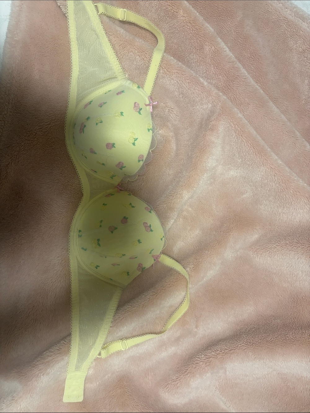 Victoria secret / pink bra